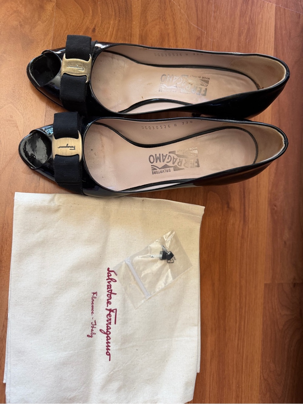 Salvatore Ferragamo Black Patent Peep-Toe Pumps with Bow size 7B - Picture 13 of 16